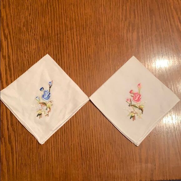 Vtg embroidered handkerchiefs  - Picture 1 of 5